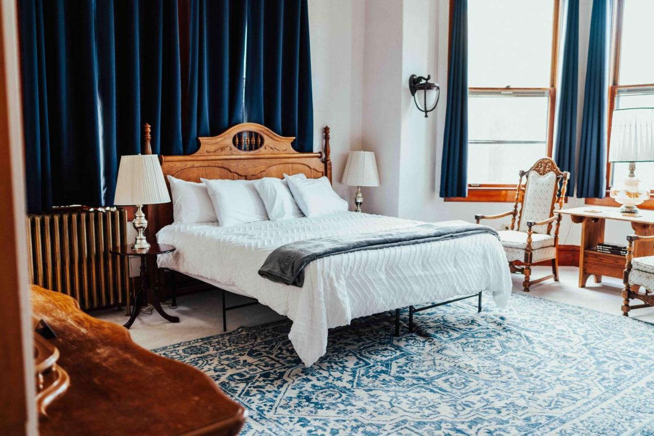 Town Hall Inn Lead 외부 사진