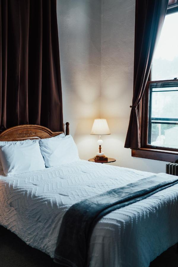 Town Hall Inn Lead 외부 사진