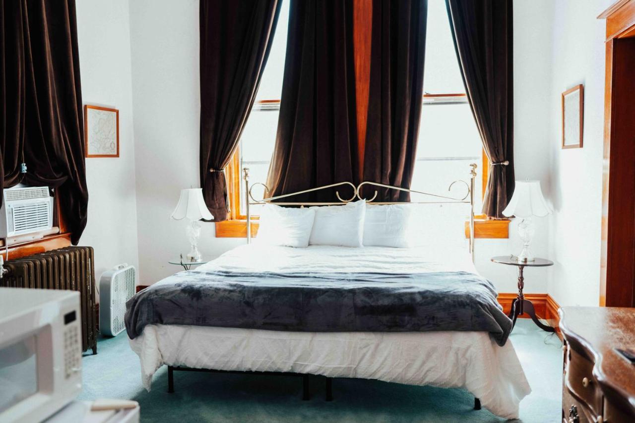 Town Hall Inn Lead 외부 사진
